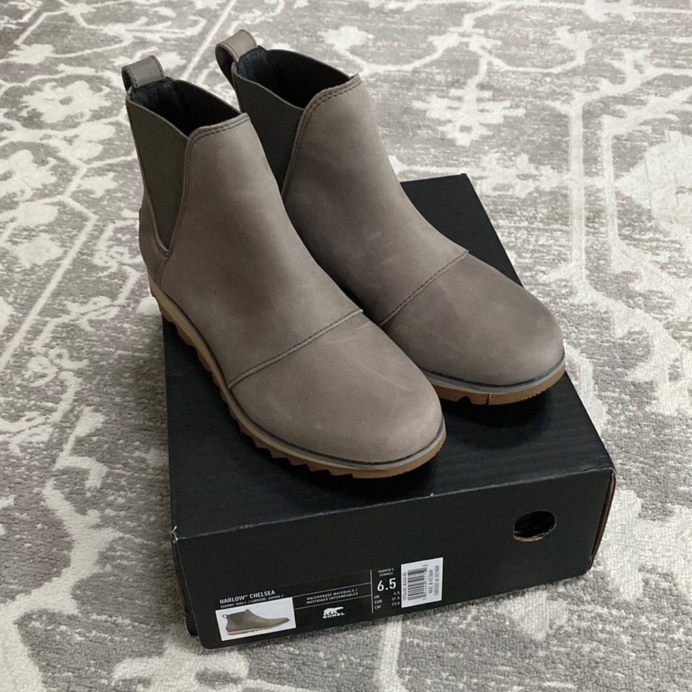 Sorel Harlow Chelsea boot